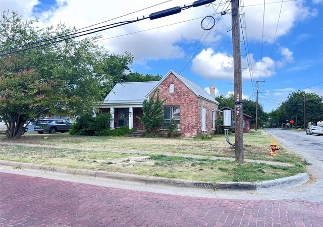 Photo 1 of Sale Pending at 360 Grafton St, Dublin, TX 76446 | MLS# 21348046 | Listing updated on 2026-10-07