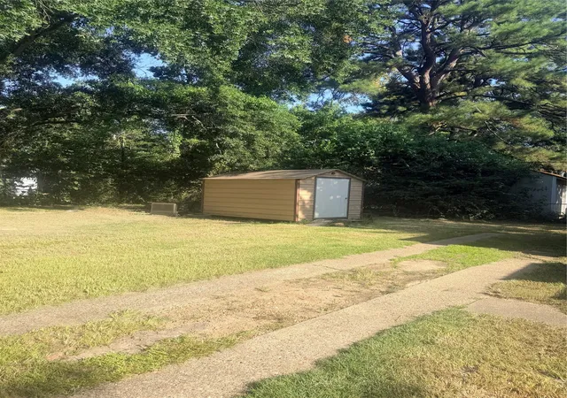 Photo 2 of Single family home for sale at 6201 Canal Blvd, Shreveport, LA 71108 | MLS# 21346280 | Listing updated on 2026-10-06