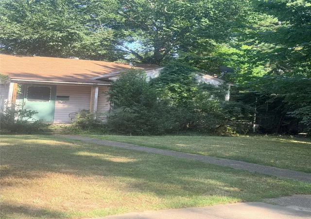 Photo 3 of Single family home for sale at 6201 Canal Blvd, Shreveport, LA 71108 | MLS# 21346280 | Listing updated on 2026-10-06