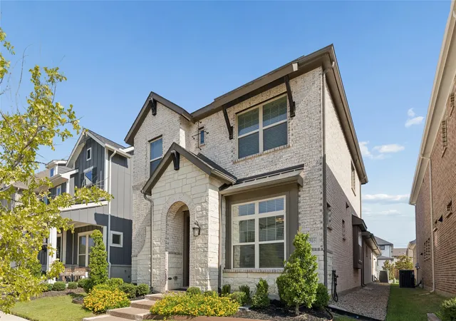Photo 3 of Single family home for sale at 1505 Rose Willow Wy, Arlington, TX 76005 | MLS# 21348078 | Listing updated on 2026-09-14