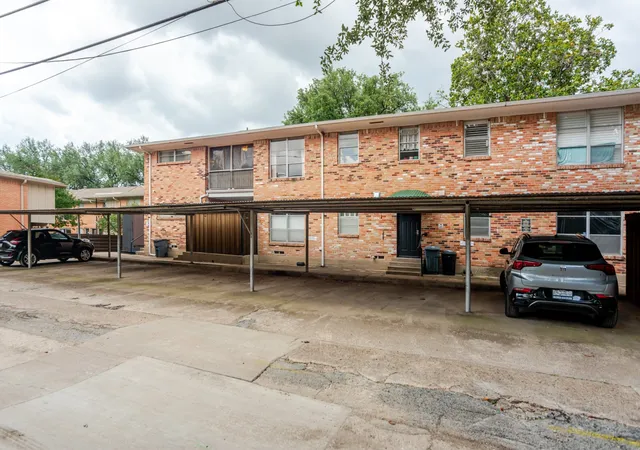Listing Photo 4 - Condo for sale in building located at 6345 Bandera Ave, Dallas, TX 75225