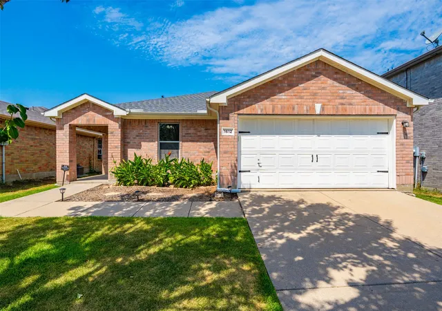 Photo 4 of Single family home for sale at 1612 Crown Point Dr, Frisco, TX 75036 | MLS# 21325422 | Listing updated on 2026-09-13