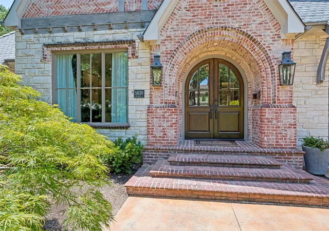 Photo 2 of Single family home for sale at 5638 Greenbrier Dr, Dallas, TX 75209 | MLS# 21348200 | Listing updated on 2026-09-09