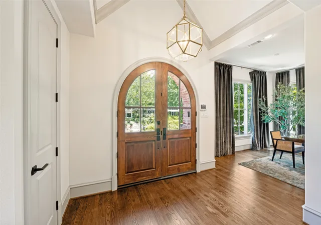 Photo 3 of Single family home for sale at 5638 Greenbrier Dr, Dallas, TX 75209 | MLS# 21348200 | Listing updated on 2026-09-09