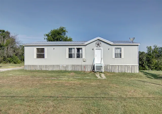 Photo 1 of Sale Pending at 106 Choctaw Rdg, Weatherford, TX 76085 | MLS# 21348278 | Listing updated on 2026-09-14