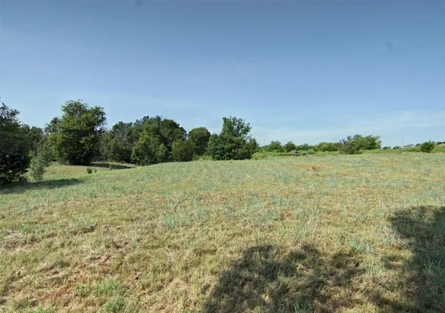 Photo 3 of Sale Pending at 106 Choctaw Rdg, Weatherford, TX 76085 | MLS# 21348278 | Listing updated on 2026-09-14