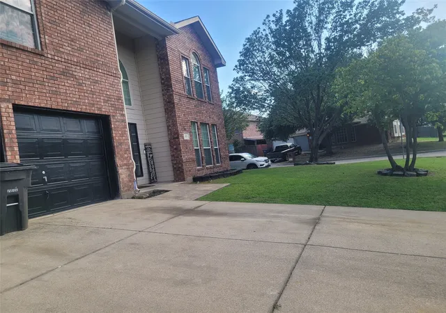 Photo 4 of Single family home for sale at 6920 Danieldale Dr, Fort Worth, TX 76137 | MLS# 21321119 | Listing updated on 2026-09-11