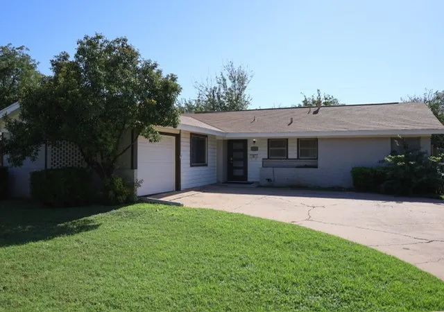 Photo 1 of Single family home for sale at 2417 Sylvan Dr, Abilene, TX 79605 | MLS# 21344864 | Listing updated on 2026-10-01