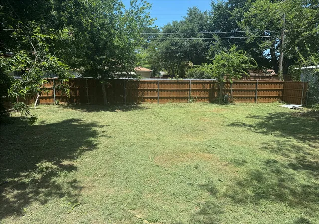 Photo 2 of Single family home for sale at 1123 Hansboro Ave, Dallas, TX 75224 | MLS# 21348382 | Listing updated on 2026-09-30