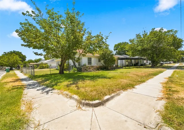Photo 3 of Single family home for sale at 5130 Vicki St, Haltom City, TX 76117 | MLS# 21348505 | Listing updated on 2026-09-13