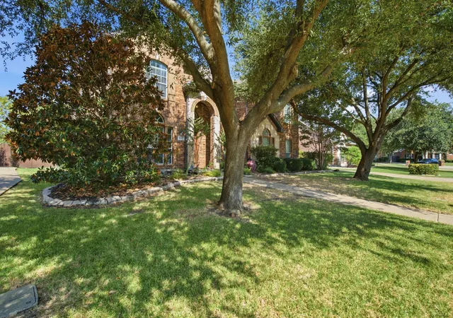 Photo 2 of Single family home for sale at 625 Hammond Dr, Mansfield, TX 76063 | MLS# 21348041 | Listing updated on 2026-10-03