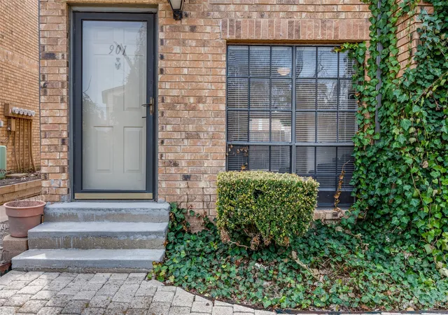 Photo 2 of Condo for sale at 11655 Audelia Rd #901, Dallas, TX 75243 | MLS# 21348593 | Listing updated on 2026-09-07