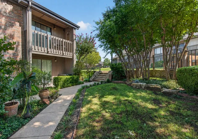 Photo 1 of Condo for sale at 1101 Signal Ridge Pl, Rockwall, TX 75032 | MLS# 21343576 | Listing updated on 2026-09-08