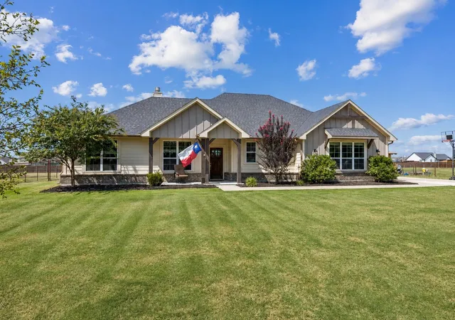 Single family home for sale at 8382 Abner Rd, Terrell, TX 75161 | MLS# 21348534
