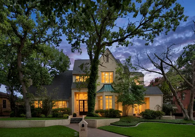 Photo 1 of Single family home for sale at 2410 Green Park Dr, Arlington, TX 76017 | MLS# 21344921 | Listing updated on 2026-09-13