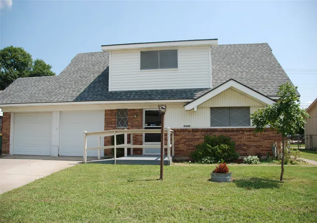 Photo 1 of Sale Pending at 3520 Sunnydale Ln, Denton, TX 76209 | MLS# 21348781 | Listing updated on 2026-09-11