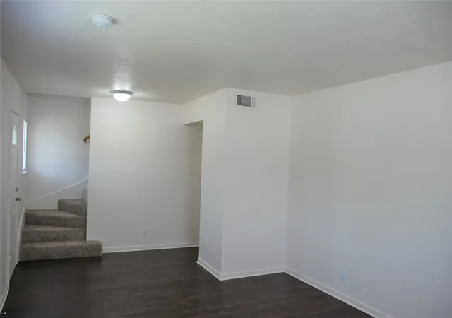 Photo 3 of Sale Pending at 3520 Sunnydale Ln, Denton, TX 76209 | MLS# 21348781 | Listing updated on 2026-09-11