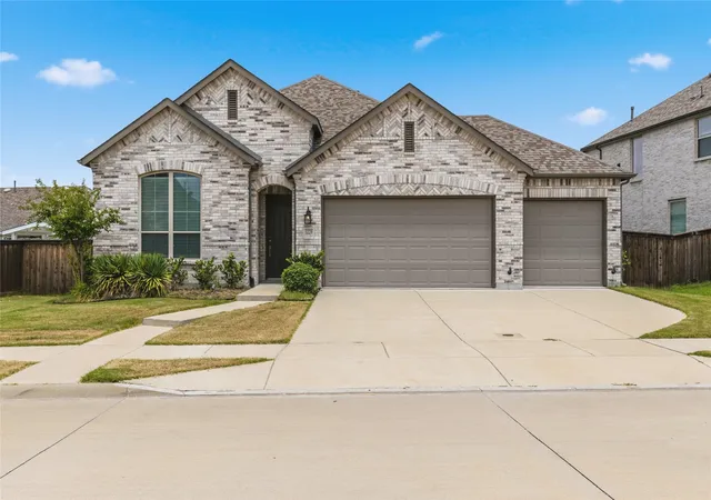 Photo 2 of Single family home for sale at 3226 Buffalo Creek Cir, Royse City, TX 75189 | MLS# 21348584 | Listing updated on 2026-09-14