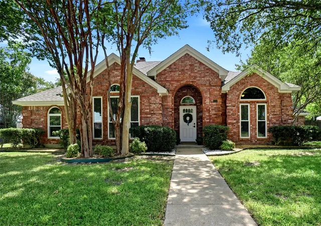 Photo 1 of Single family home for sale at 1321 Oak Harbor Blvd, Azle, TX 76020 | MLS# 21348138 | Listing updated on 2026-09-13