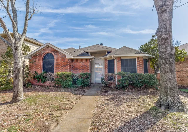 Photo 1 of Single family home for sale at 718 Indianpaint Dr, Mesquite, TX 75149 | MLS# 21348921 | Listing updated on 2026-09-11