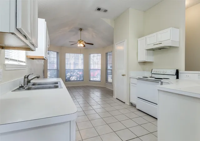 Photo 4 of Single family home for sale at 718 Indianpaint Dr, Mesquite, TX 75149 | MLS# 21348921 | Listing updated on 2026-09-11