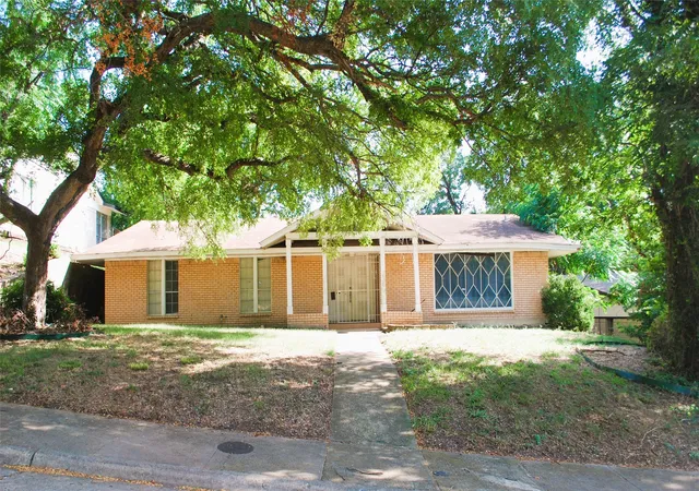 Photo 2 of Single family home for sale at 3530 Kiestcrest Dr, Dallas, TX 75233 | MLS# 21348517 | Listing updated on 2026-09-08