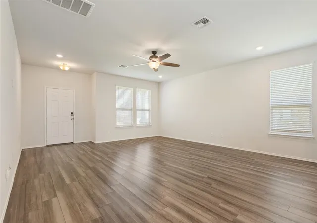 Photo 4 of Single family home for sale at 6317 Elephant Butte Dr, Waco, TX 76708 | MLS# 21348853 | Listing updated on 2026-10-02