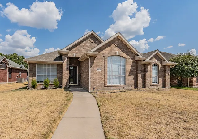 Photo 1 of Single family home for sale at 4820 Thames Dr, Grand Prairie, TX 75052 | MLS# 21347715 | Listing updated on 2026-09-11