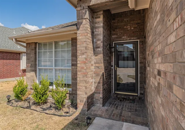 Photo 2 of Single family home for sale at 4820 Thames Dr, Grand Prairie, TX 75052 | MLS# 21347715 | Listing updated on 2026-09-11