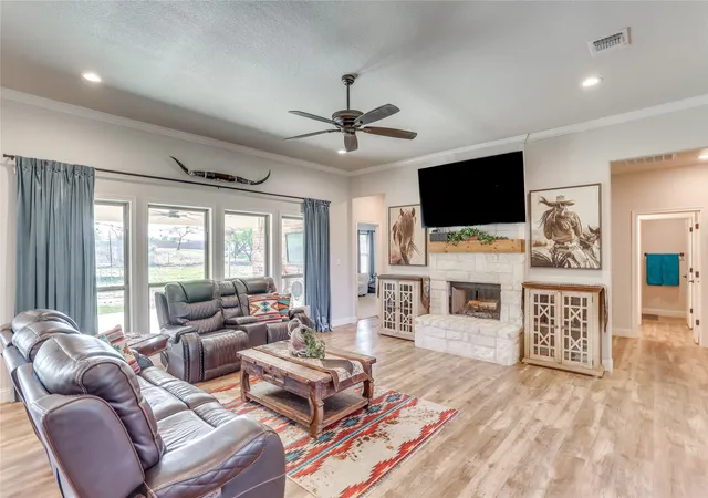 Photo 3 of Single family home for sale at 1000 Churchill Ln, Millsap, TX 76066 | MLS# 21348711 | Listing updated on 2026-10-05