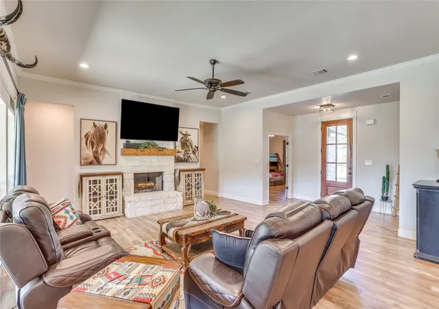Photo 4 of Single family home for sale at 1000 Churchill Ln, Millsap, TX 76066 | MLS# 21348711 | Listing updated on 2026-10-05