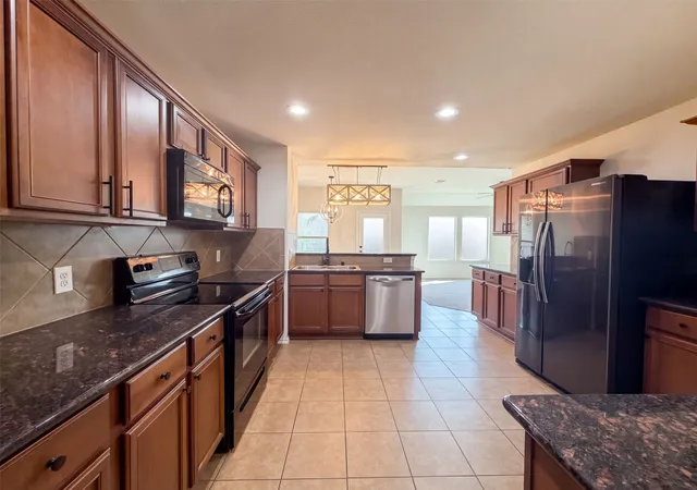 Photo 2 of Sale Pending at 315 Elam Dr, Anna, TX 75409 | MLS# 21349188 | Listing updated on 2026-10-06