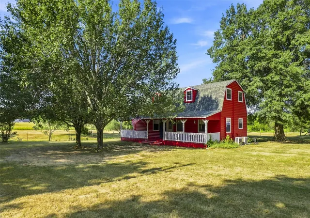 Photo 3 of House for sale at 1549 County Road 2130, Telephone, TX 75488 | MLS# 21349142 | Listing updated on 2026-09-09