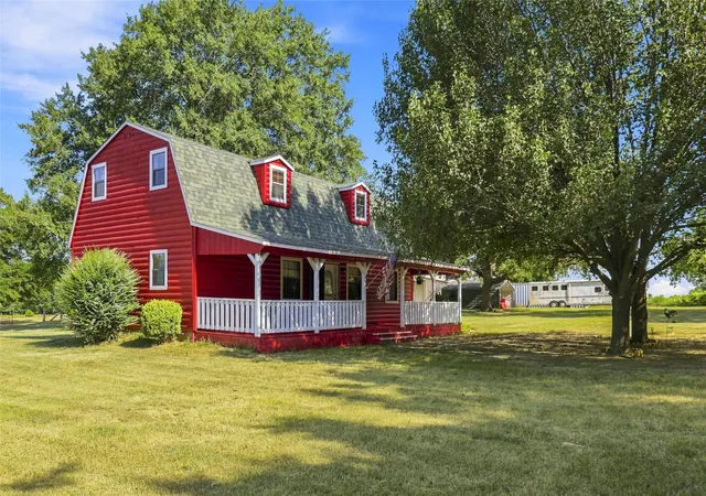Photo 4 of House for sale at 1549 County Road 2130, Telephone, TX 75488 | MLS# 21349142 | Listing updated on 2026-09-09