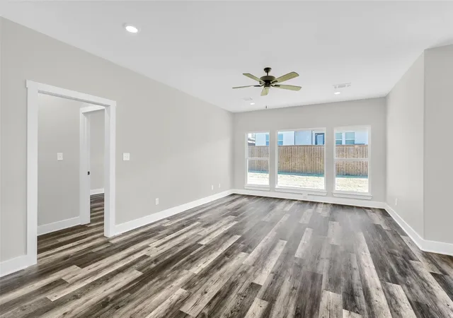 Photo 3 of Sale Pending at 1807 Boxwood Dr, Sherman, TX 75092 | MLS# 21346184 | Listing updated on 2026-09-30