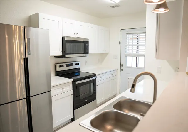 Listing Photo 4 - Condo for sale in building located at 300 S Cottonbelt Ave, Wylie, TX 75098 - Unit #3A