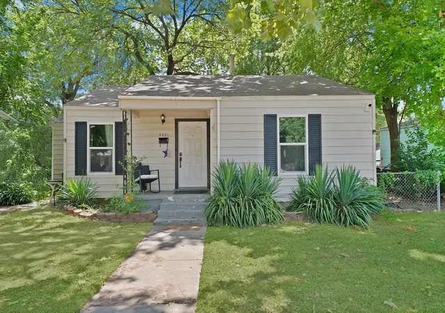 Photo 1 of Single family home for sale at 5061 Lyndon Dr, Fort Worth, TX 76116 | MLS# 21349344 | Listing updated on 2026-09-08