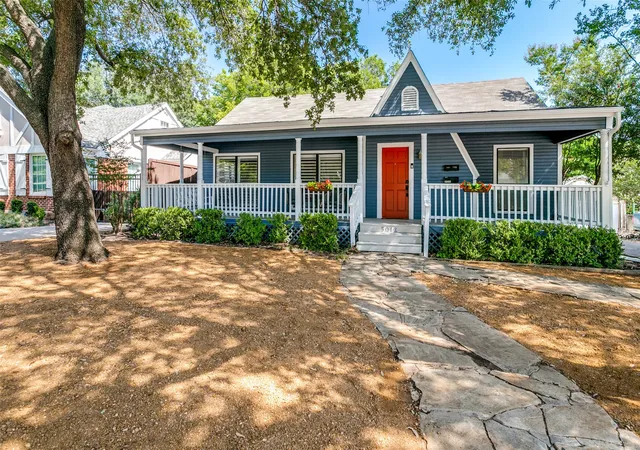 Photo 2 of Single family home for sale at 5012 Calmont Ave, Fort Worth, TX 76107 | MLS# 21348450 | Listing updated on 2026-09-10