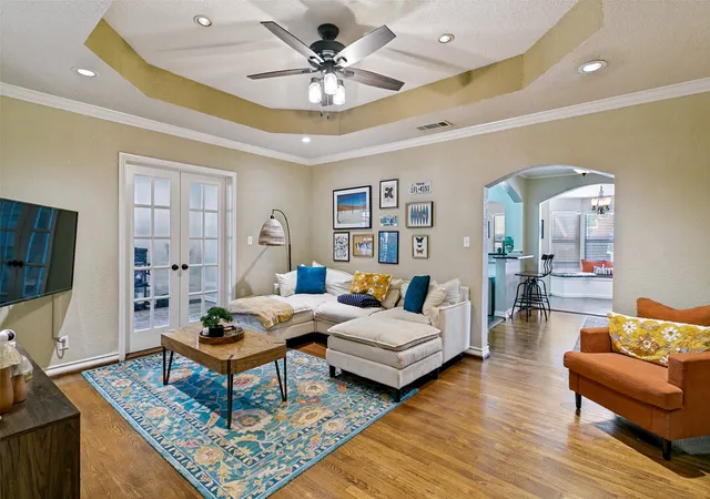 Photo 3 of Single family home for sale at 5012 Calmont Ave, Fort Worth, TX 76107 | MLS# 21348450 | Listing updated on 2026-09-10
