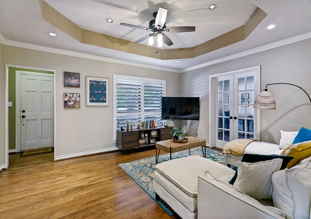 Photo 4 of Single family home for sale at 5012 Calmont Ave, Fort Worth, TX 76107 | MLS# 21348450 | Listing updated on 2026-09-10
