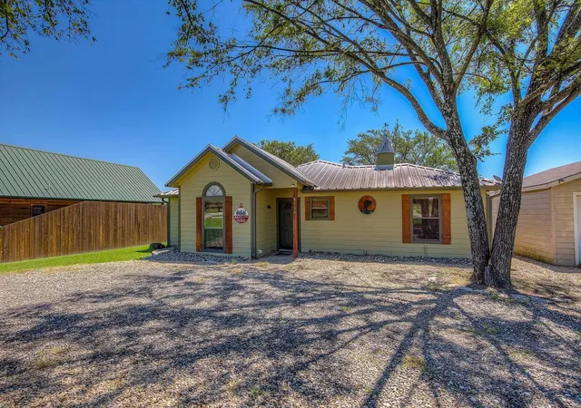 Photo 2 of Single family home for sale at 166 County Road 1559, Alba, TX 75410 | MLS# 21347489 | Listing updated on 2026-09-17