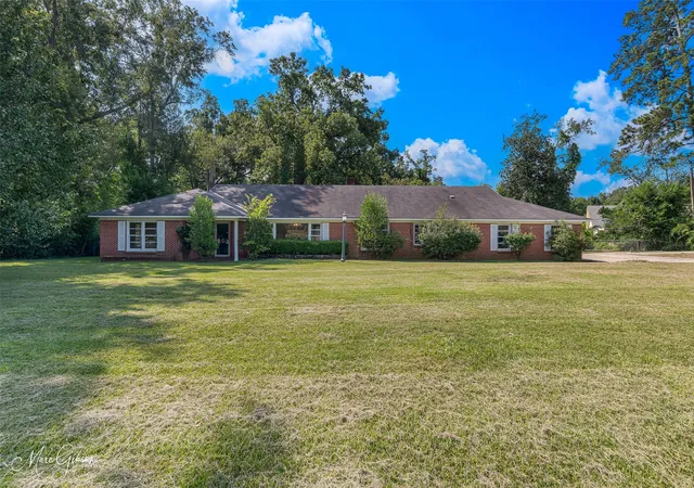 Photo 1 of Single family home for sale at 5743 Yarbrough, Shreveport, LA 71119 | MLS# 21347518 | Listing updated on 2026-09-21