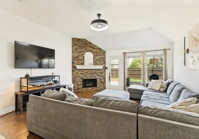 Photo 2 of Sale Pending at 7045 Welshman Dr, Fort Worth, TX 76137 | MLS# 21348899 | Listing updated on 2026-09-08