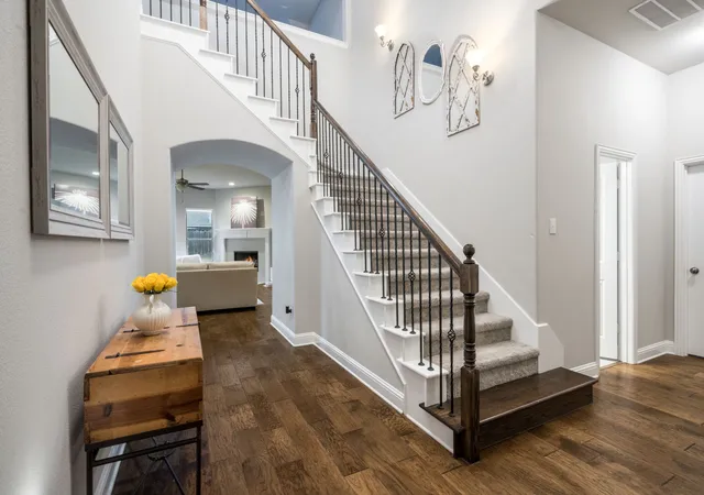 Photo 1 of Single family home for sale at 329 Strait Ln, Waxahachie, TX 75165 | MLS# 21348879 | Listing updated on 2026-10-04
