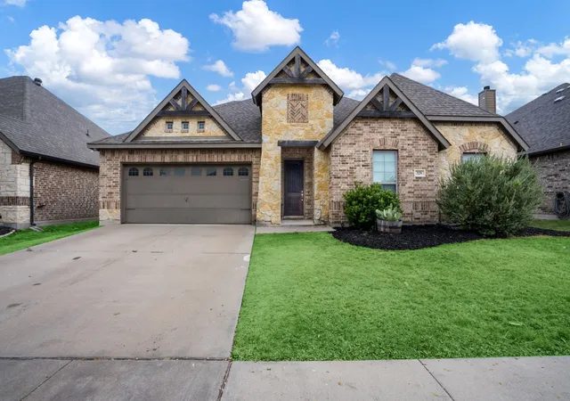 Photo 3 of Single family home for sale at 329 Strait Ln, Waxahachie, TX 75165 | MLS# 21348879 | Listing updated on 2026-10-04