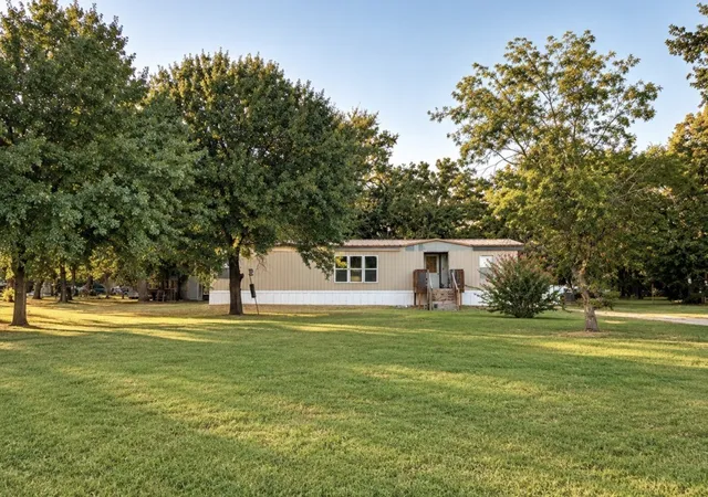 Photo 2 of Sale Pending at 163 Private Road 1307, Bridgeport, TX 76426 | MLS# 21349654 | Listing updated on 2026-09-13