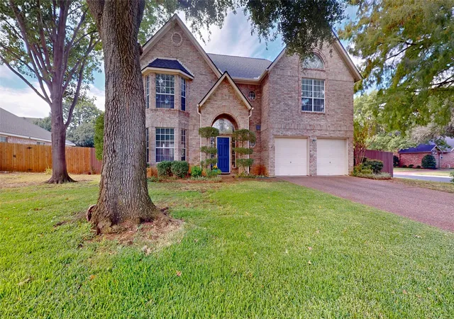 Photo 1 of Single family home for sale at 817 Crystal Ln, Hurst, TX 76054 | MLS# 21349625 | Listing updated on 2026-09-10