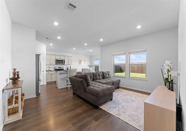 Photo 3 of Single family home for sale at 1322 Community Wy, Royse City, TX 75189 | MLS# 21349676 | Listing updated on 2026-09-11
