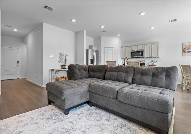 Photo 3 of Single family home for sale at 1322 Community Wy, Royse City, TX 75189 | MLS# 21349676 | Listing updated on 2026-09-30