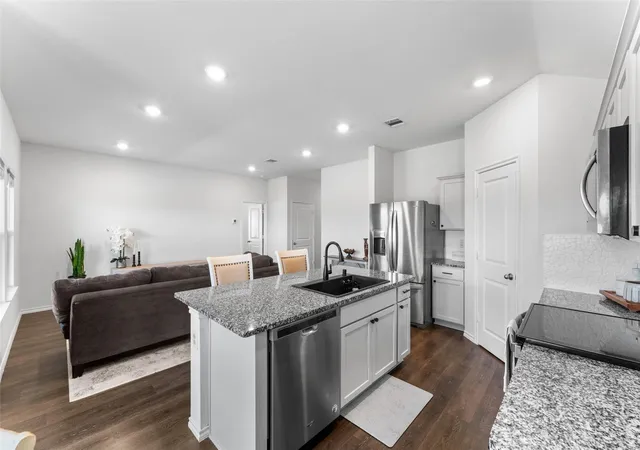 Photo 4 of Single family home for sale at 1322 Community Wy, Royse City, TX 75189 | MLS# 21349676 | Listing updated on 2026-09-30